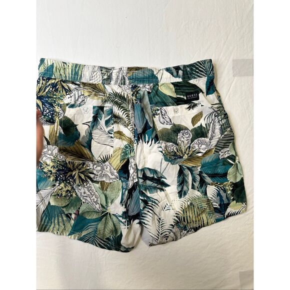 Guess Summer Leaves Challis Men’s Shorts, size Large, NWT - Picture 6 of 10